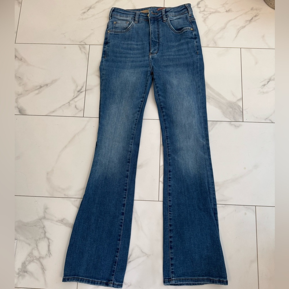 Pilcro Women's Bootcut Jeans in Medium Blue Wash